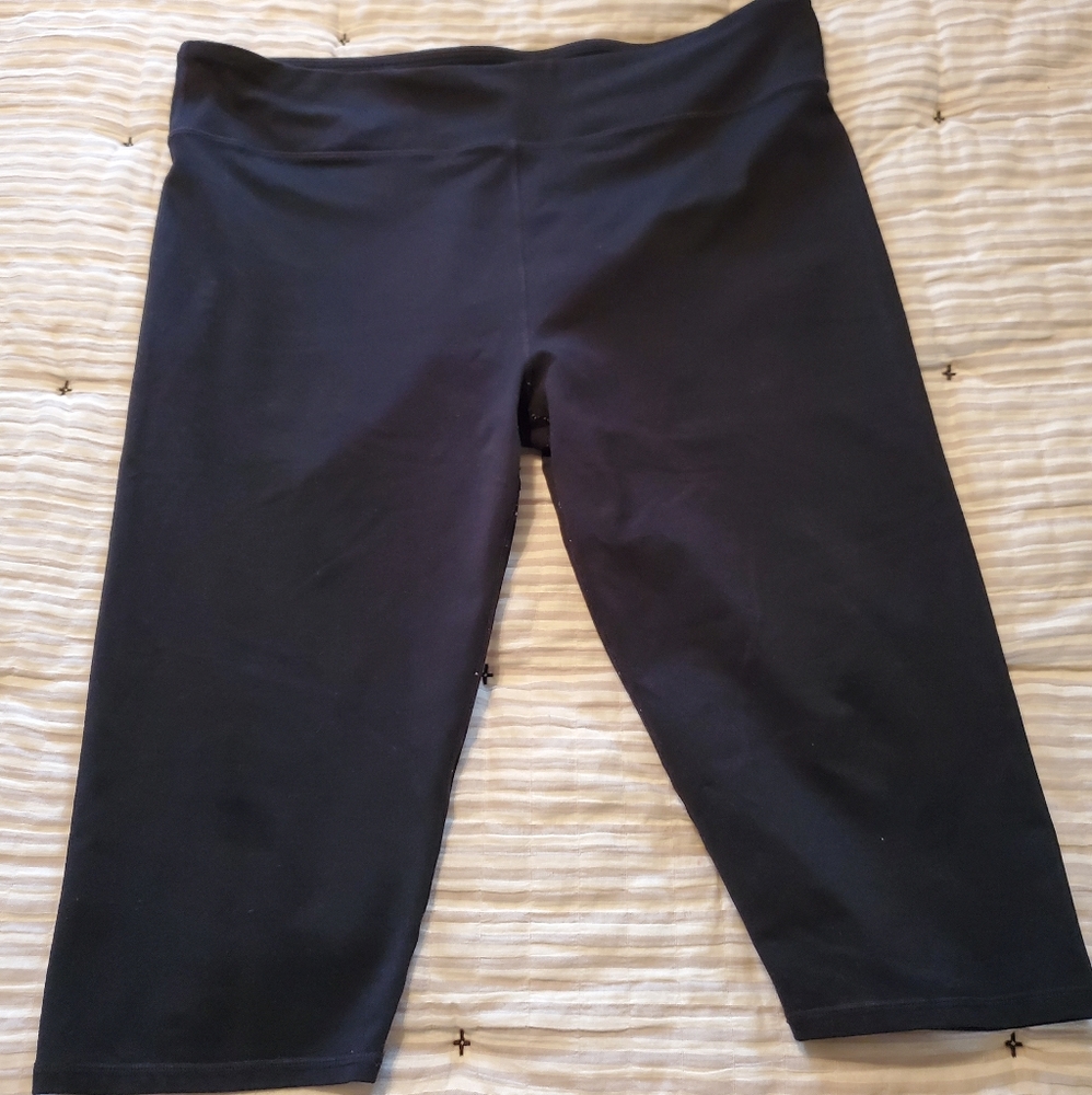 Fabletics cropped leggings